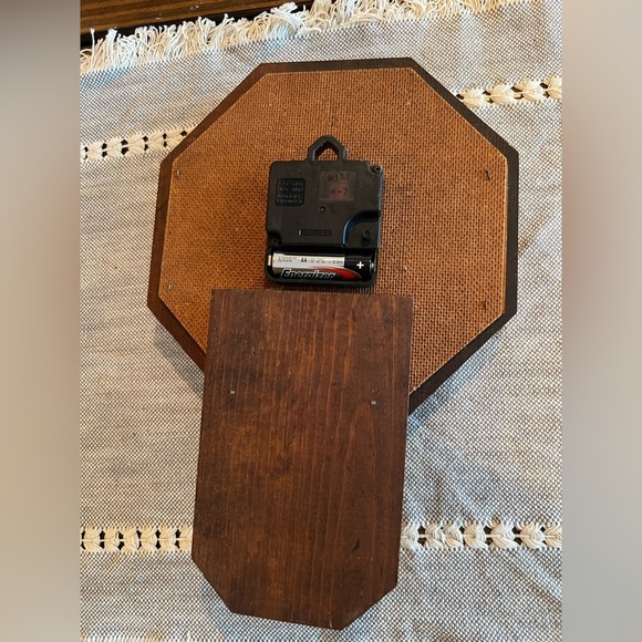 Sunset Time Vintage Wooden Wall Clock with Eagle Design, works. - Picture 5 of 5